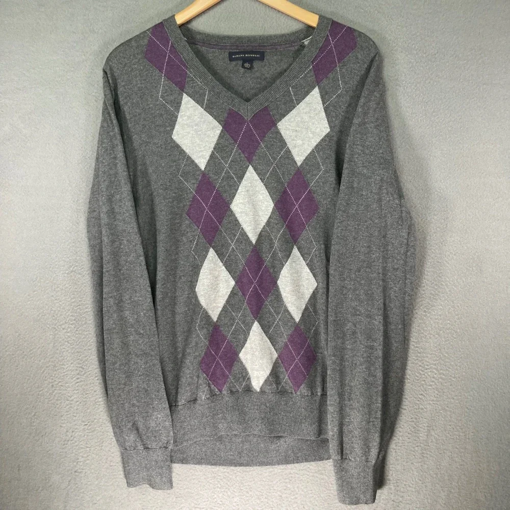 Banana Republic Men's Gray Argyle V-Neck Sweater Size L Wool Cashmere Blend‎